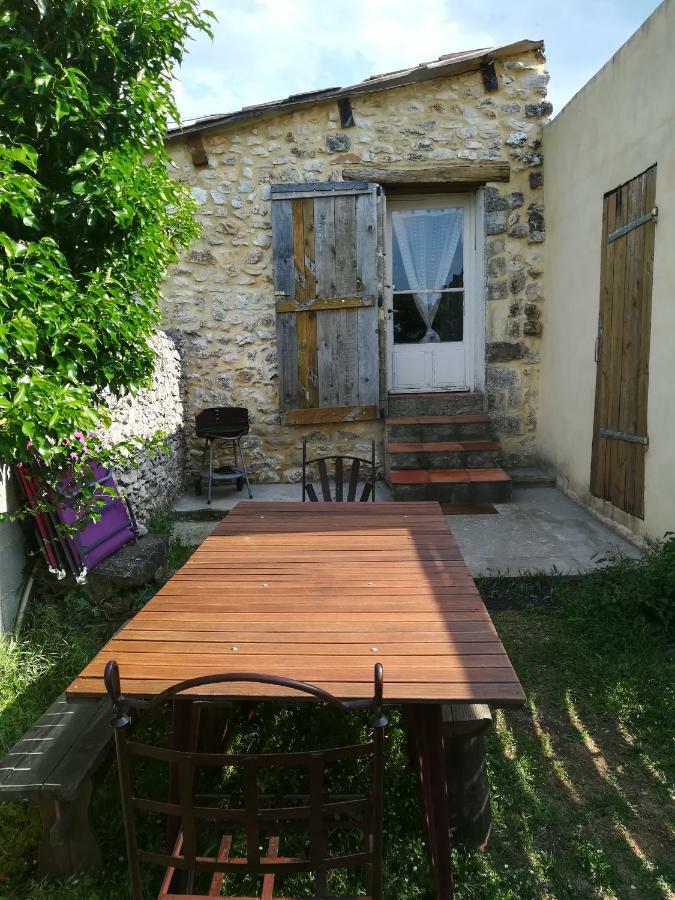 Studio Gard Calme Et Nature Russan Buitenkant foto